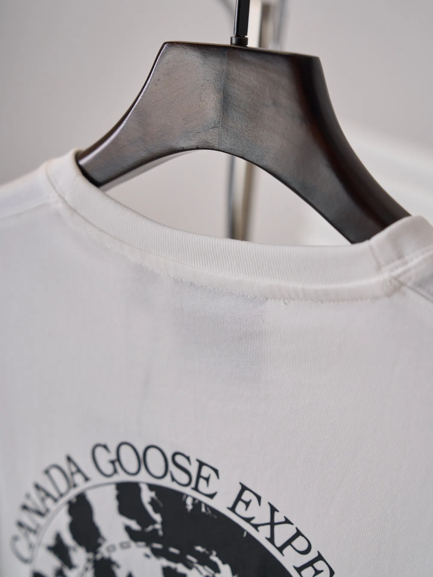 【 】Canada goose T 【In Stock】S M L XL ： ， ， ， ； Breathable ， 、 ， 。 ： ， 、 ； ， ， 。 ： ， 、 ， ； ， ， ； ， ； 、 。 ， Breathable ， 、 、 ， 。 ： ， ，Rebound 、 ， 。 ， 、 、 ， ，